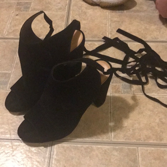 Heels - Picture 1 of 2